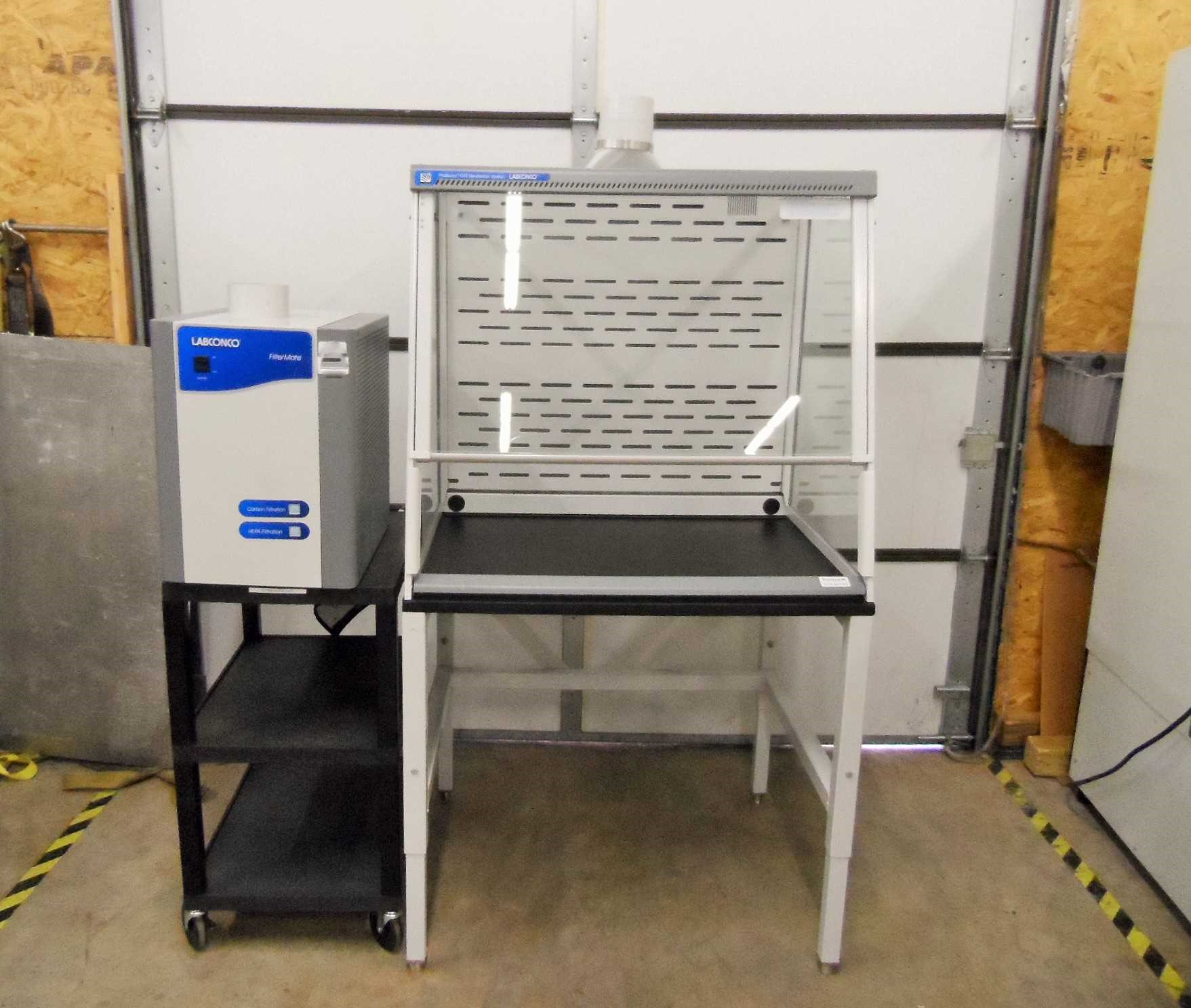 Стол для приготовления разведений аллергенов с вытяжным оборудованием